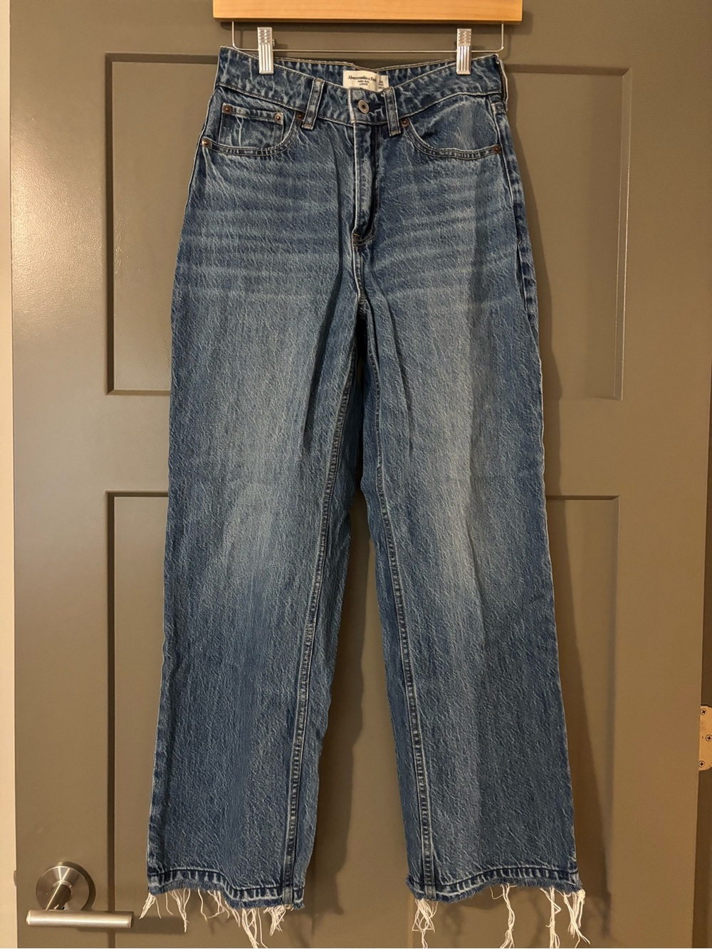 Abercrombie & Fitch High-Rise Curve Love Loose Jeans - Blue Vintage Wash